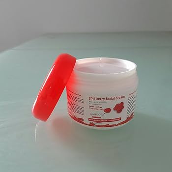  BeautyStarts Berry Facial Cream opened – Rich formula to hydrate, brighten, and rejuvenate your skin.